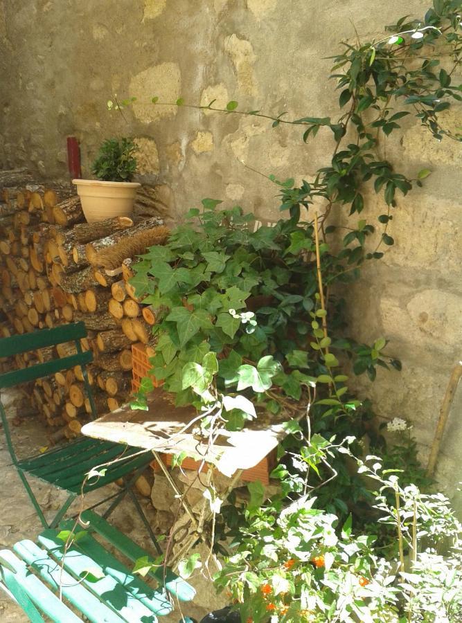 À l'étape des jeunes randonneurs Saignon Extérieur photo